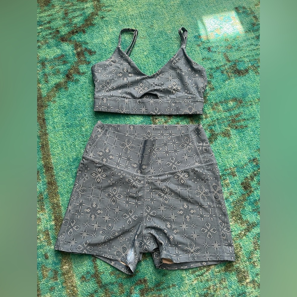 JoyLab Blue Paisley Workout Set Bra Size Small And Biker Shorts Size Medium